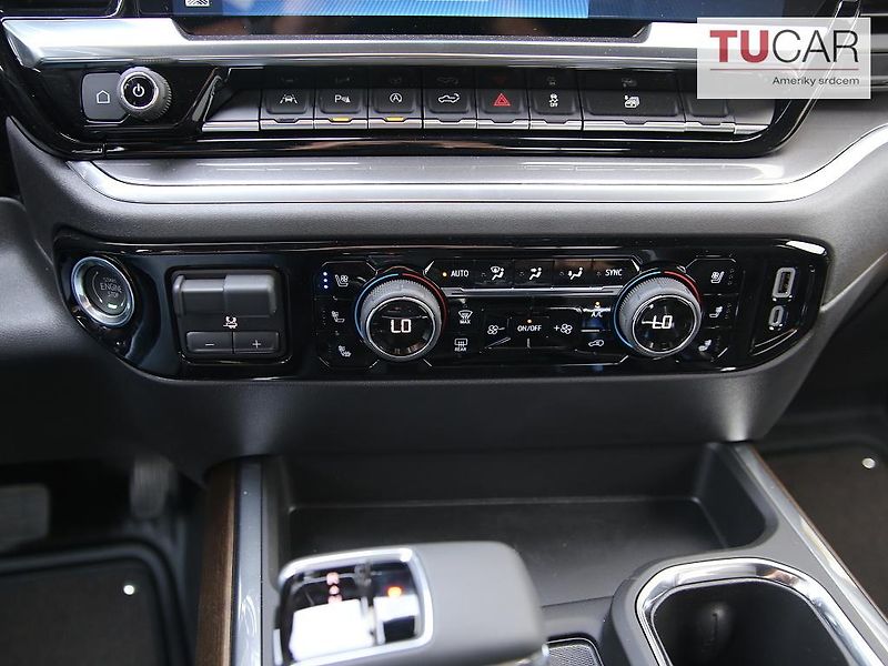 Chevrolet Silverado (2025) High Country 6.2 V8  - fotka 33 z 47