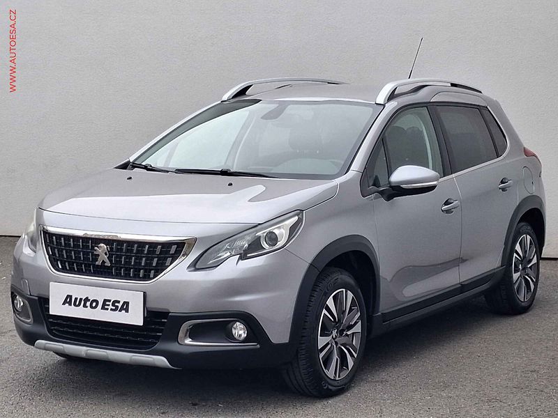 Peugeot 2008 (2018) 1.2 PT, ČR, Allure, park. - fotka 3 z 20