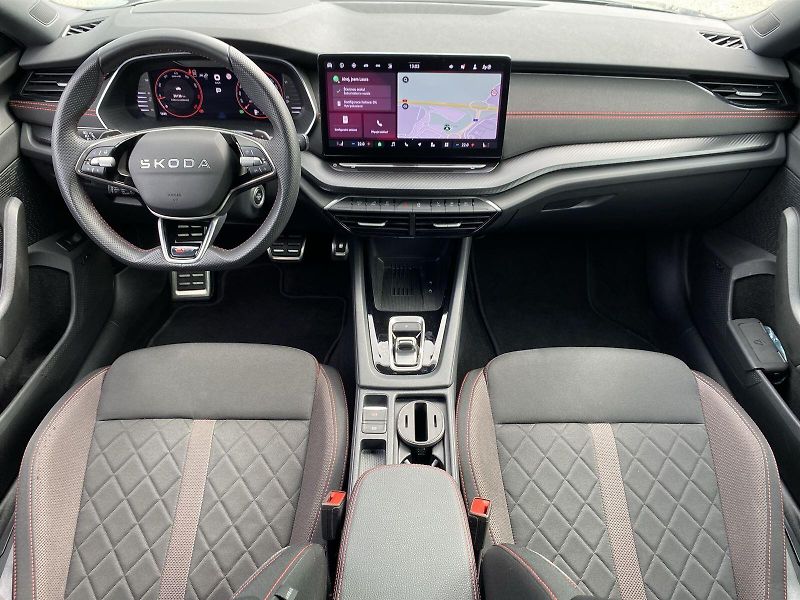 Škoda Octavia (2025) 2.0 TSI DSG RS - fotka 5 z 39