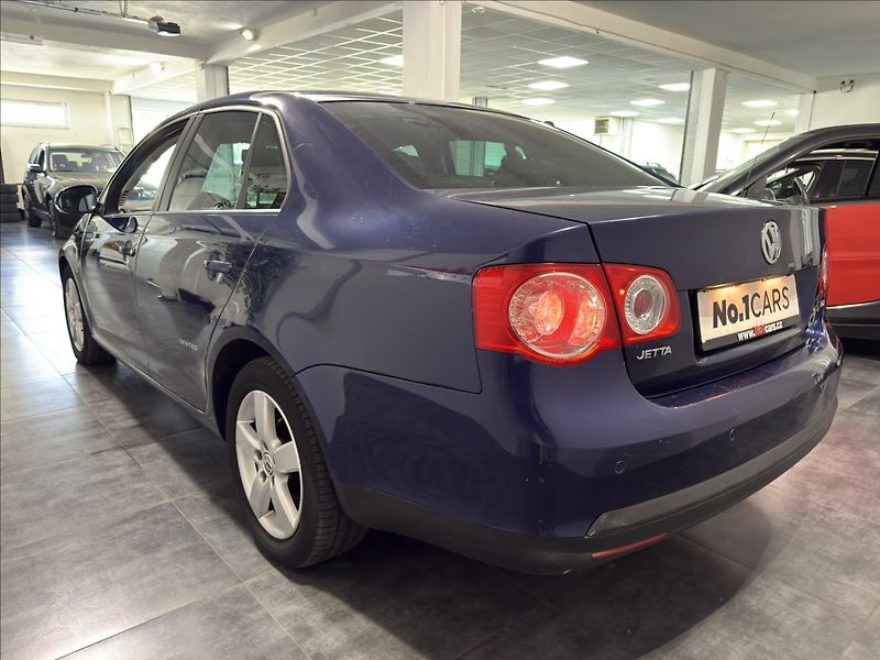 Volkswagen Jetta 1,9   TDI 77KW UNITED 1.MAJ - fotka 5 z 28