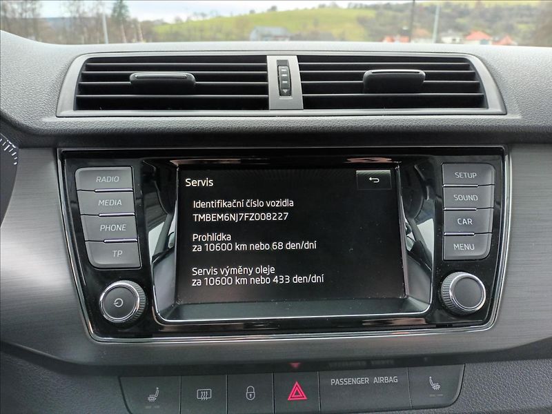 Škoda Fabia 1,2 TSI,STYLE,SERVISKA,PANO - fotka 33 z 43