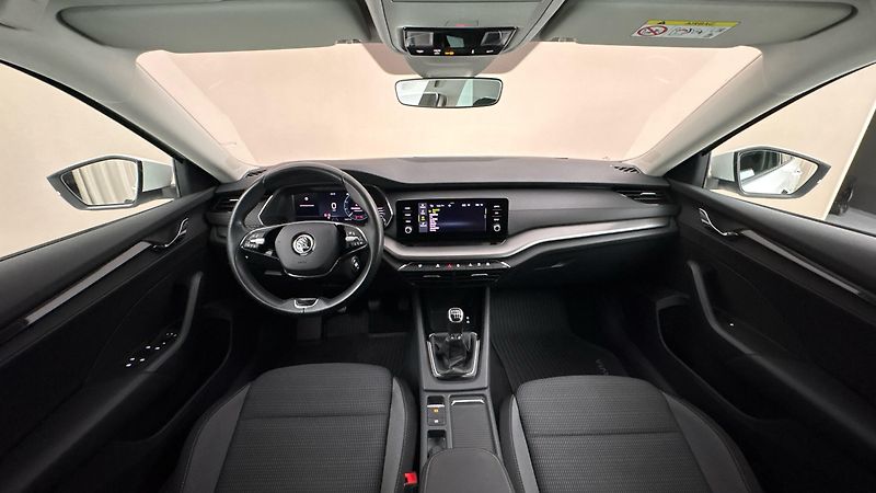 Škoda Octavia 2.0 TDI Ambition Combi - fotka 8 z 27