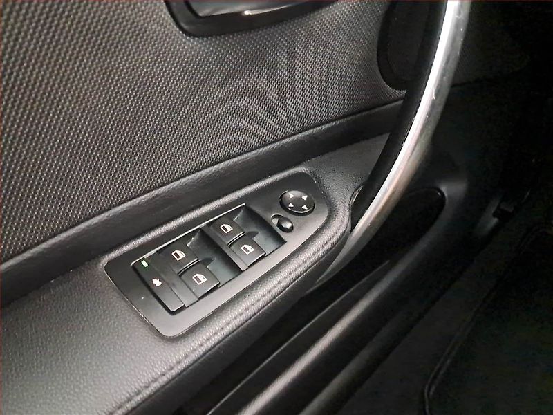 BMW Řada 1 (2011) 118d, po STK, jezdí výborně - fotka 16 z 17