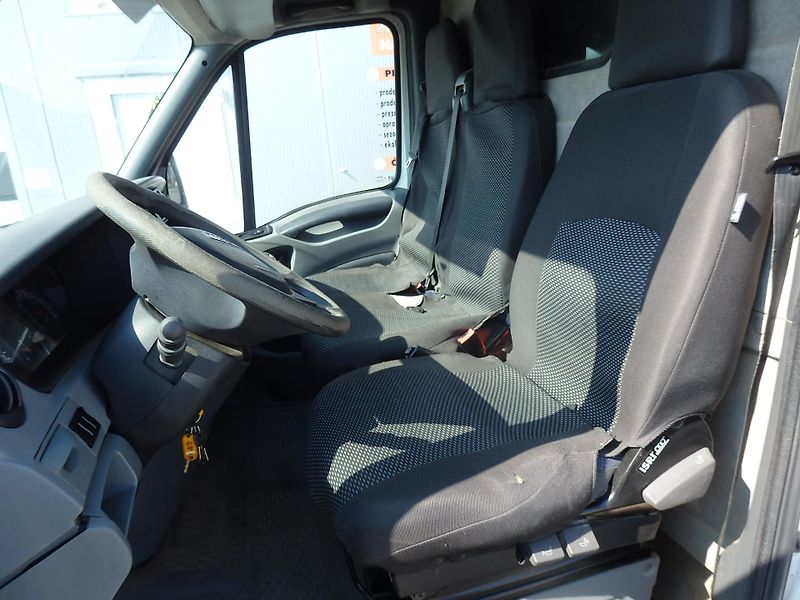 Iveco Daily 2.3 D ABS, KLIMATIZACE - fotka 7 z 14