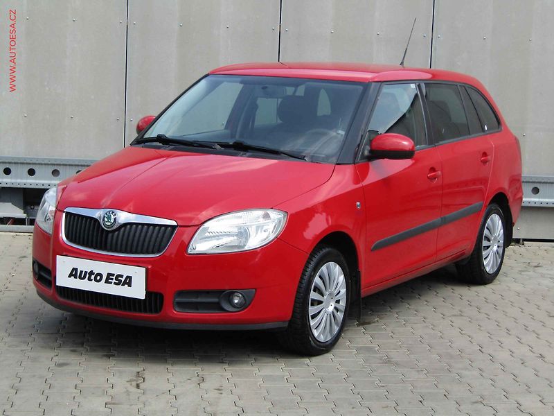 Škoda Fabia (2010) 1.2 i, AC, park.čidla - fotka 3 z 15