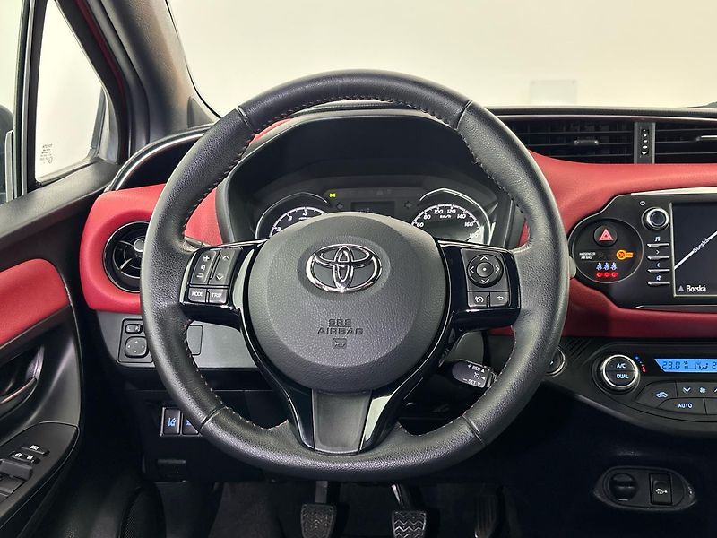 Toyota Yaris Hatchback - fotka 18 z 30