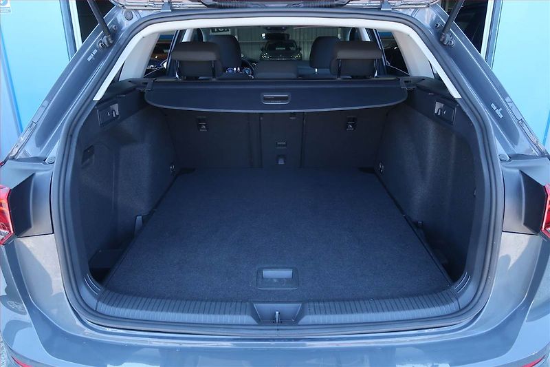 Volkswagen Golf (2021) 2.0 TDI, Automat, Navi - fotka 14 z 25