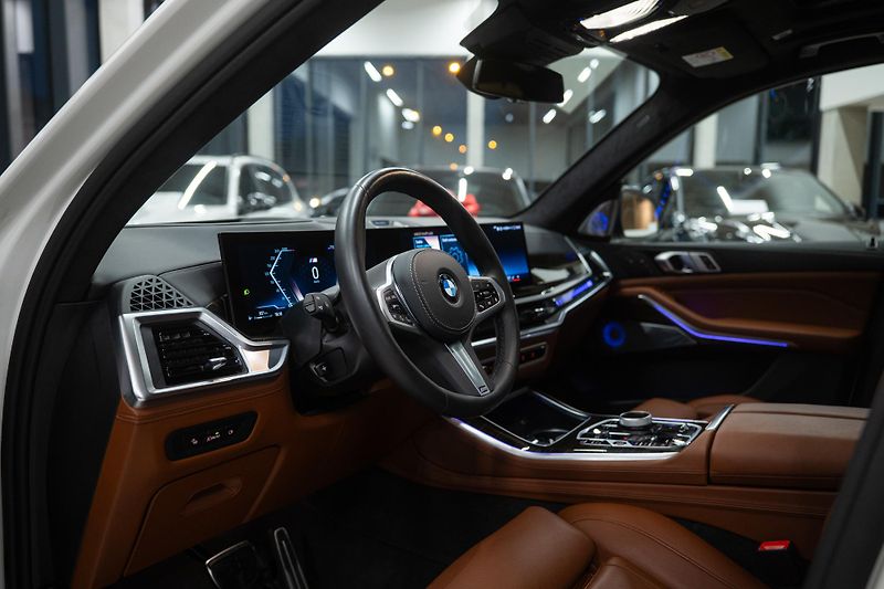 BMW X5 (2025) M30xD 210KW NEZÁVISLÉ MASÁŽ TZ - fotka 22 z 54
