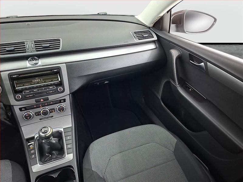 Volkswagen Passat (2012) 1.6 TDI, Park. senzory - fotka 8 z 15