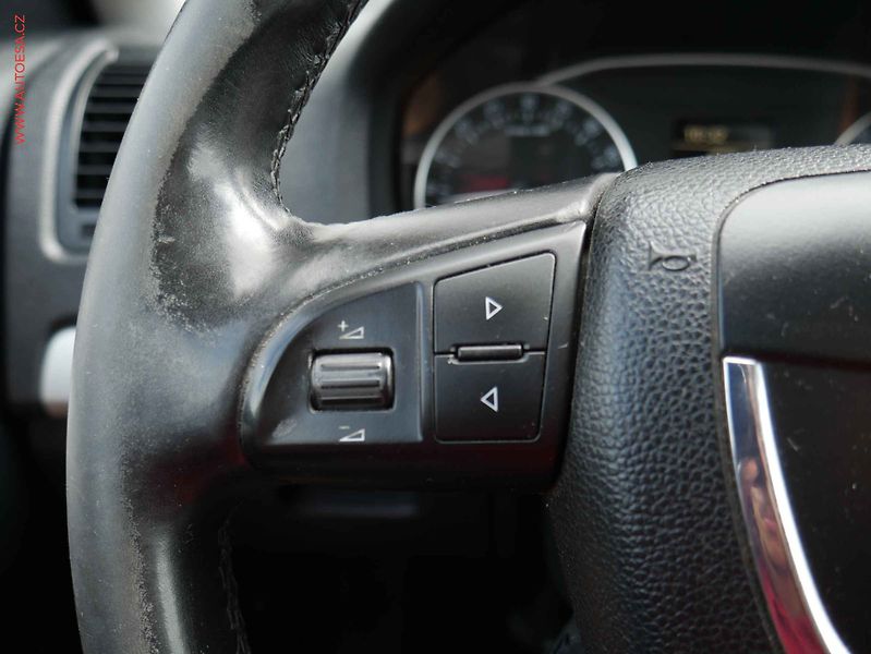 Škoda Octavia (2010) 1.6TDi, AAC, tempo - fotka 14 z 20