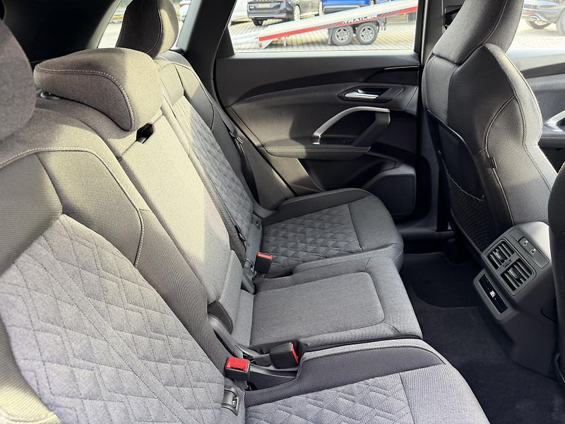 Audi Q5 (2026) TDI 150kW 4X4 S-LINE R20 3D!!! - fotka 30 z 51