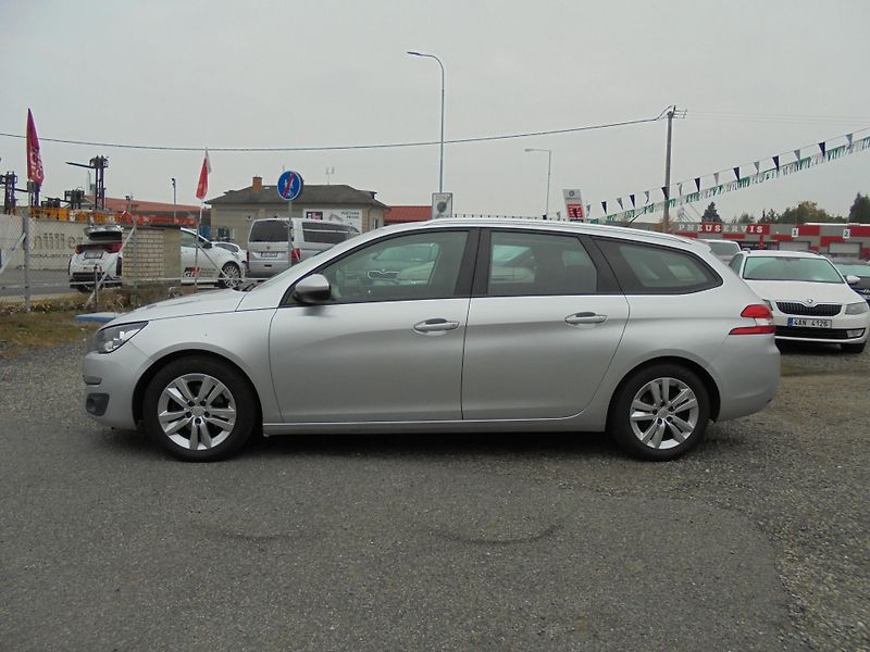 Peugeot 308 (2015) 1.6 HDI- NAVIGACE-ČR-SERVISKA - fotka 4 z 10