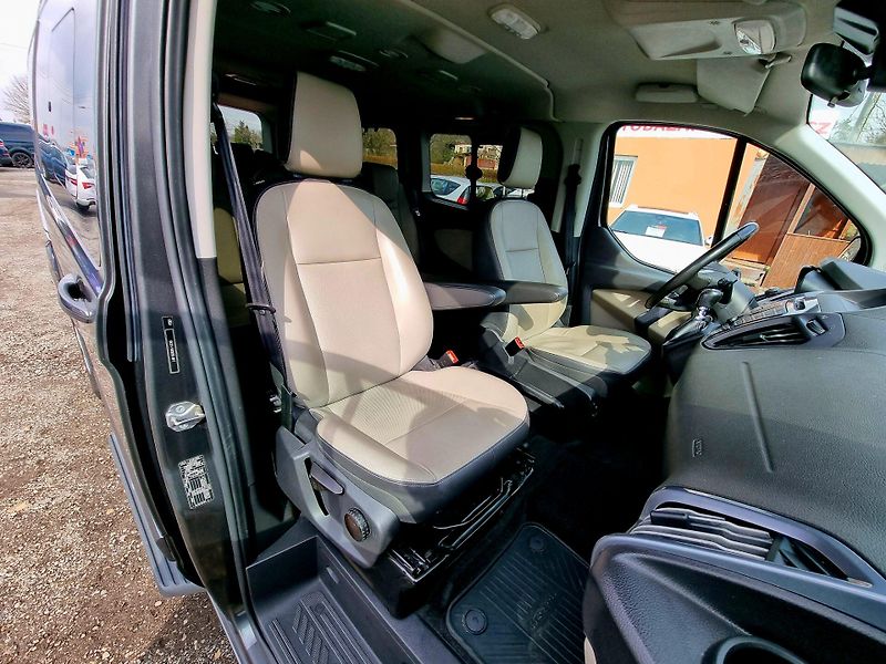 Ford Tourneo Custom (2017) 2,0 TDCi 96kW L2 Titanium,8.mí - fotka 22 z 23
