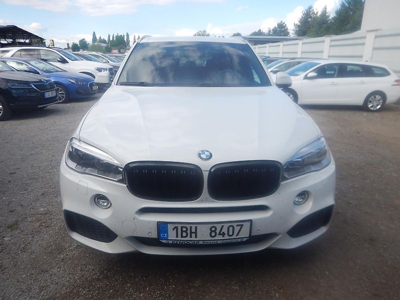 BMW X5 2.0 Biturbo 170 kw - fotka 8 z 11