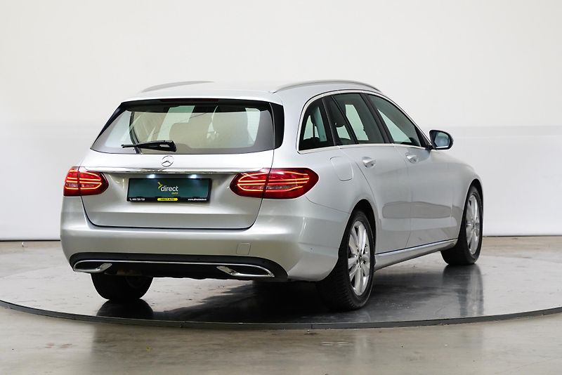 Mercedes-Benz Třídy C - fotka 2 z 28