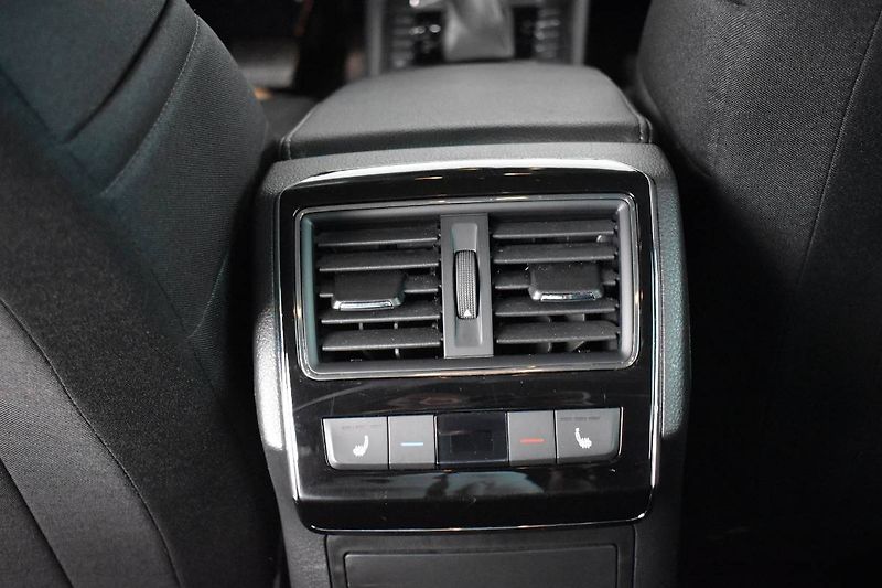 Škoda Superb (2022) 2.0TDI 110kW DSG,Tažné,100% Se - fotka 14 z 28