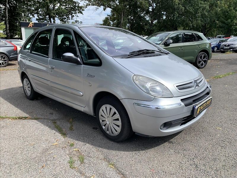 Citroën Xsara Picasso 1,6 i - fotka 3 z 17