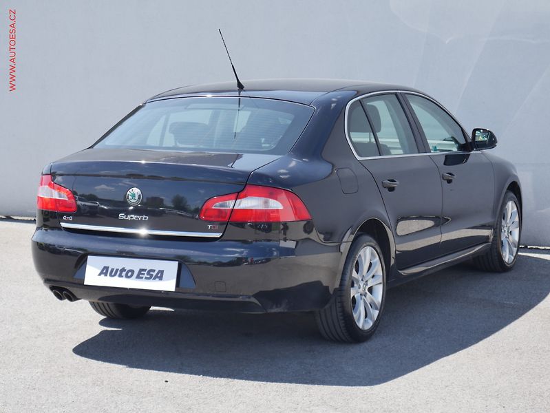Škoda Superb (2009) 2.0 TDI 4x4, ČR, Xenon, AC - fotka 4 z 18