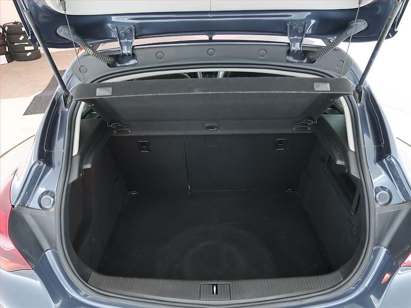 Opel Astra (2010) 1.6 16V, po STK, jezdí dobře - fotka 14 z 18