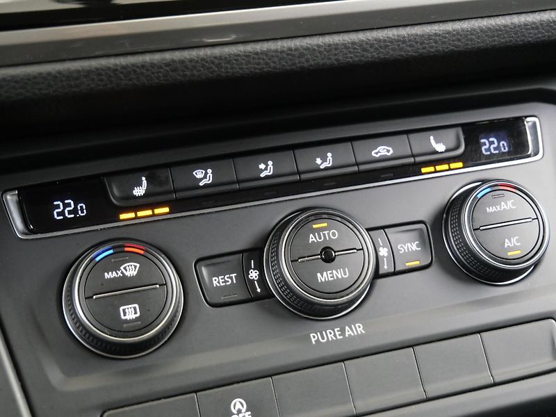 Volkswagen Touran - fotka 18 z 21