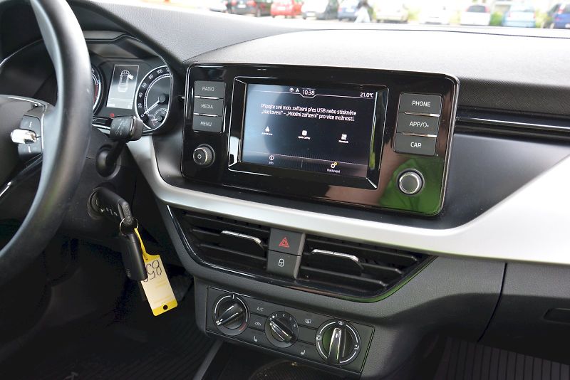 Škoda Kamiq (2021) 1.0 TSI 81 KW Ambition EXTRA - fotka 22 z 24
