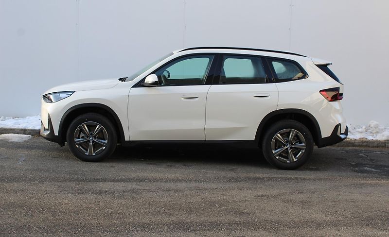 BMW X1 sDrive18i - fotka 7 z 15
