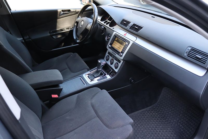Volkswagen Passat VARIANT 2.0TDI DSG 103kW - fotka 47 z 50