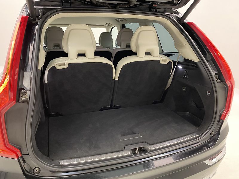 Volvo XC90 D5 AWD INSCRIPTION REZERVACE - fotka 32 z 49