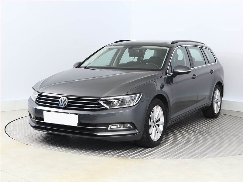 Volkswagen Passat (2015) Comfortline 2.0 TDI, Tempomat - fotka 2 z 16