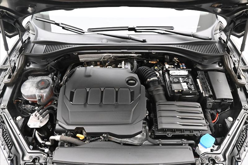 Škoda Superb 2,0 TDI 110 kW DSG Style Záruk - fotka 9 z 31