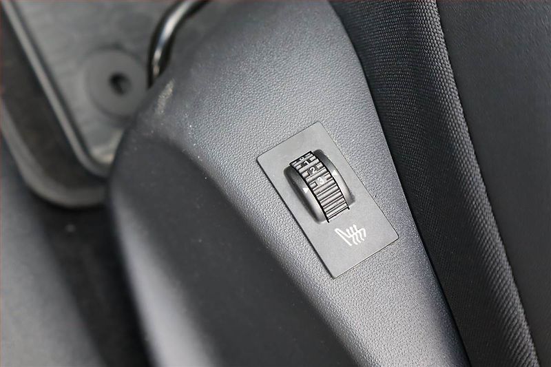 Peugeot 2008 (2018) 1.2 PureTech, Automat - fotka 24 z 25
