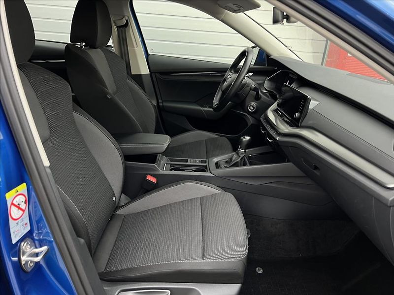 Škoda Octavia 2,0 TDI 85kW Ambition Combi - fotka 21 z 30