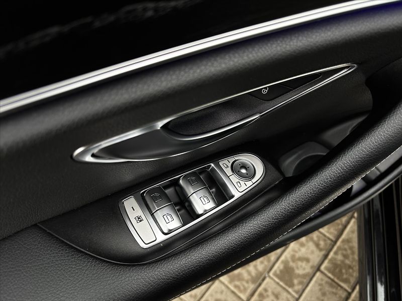 Mercedes-Benz Třídy E 300de 4MATIC TAŽNÉ DPH - fotka 30 z 33