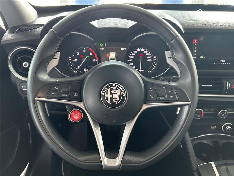 Alfa Romeo Stelvio 2,2   JTD 132kW,AUTOMAT,SERVIS - fotka 12 z 30