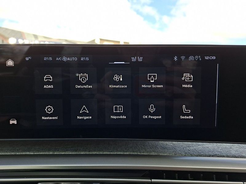 Peugeot 3008 ALLURE HYBRID 145k e-DCS6 - fotka 21 z 29
