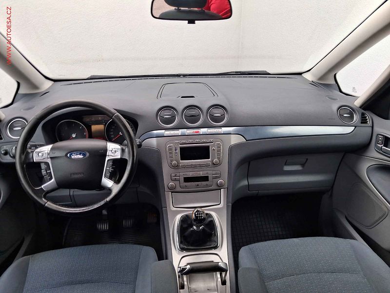 Ford Galaxy (2008) 2.0 TDCI 7míst, 1.maj, autoAC - fotka 8 z 18