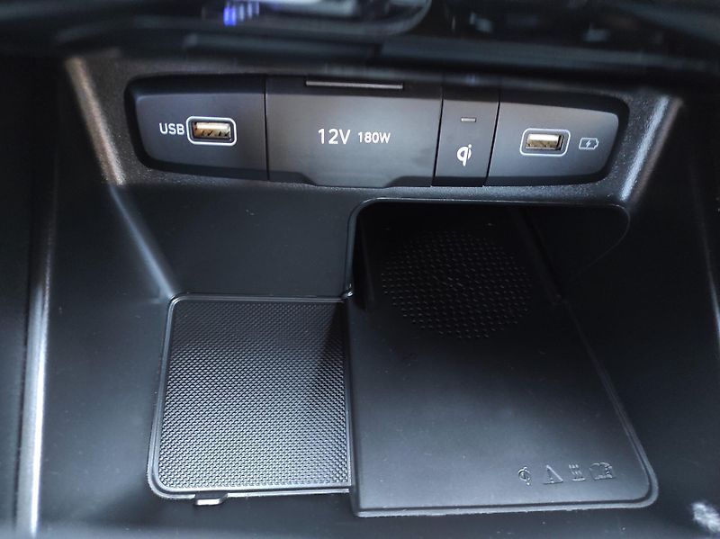 Hyundai Tucson 1,6T-GDi Hev,SMART, 4x4, AT - fotka 23 z 51
