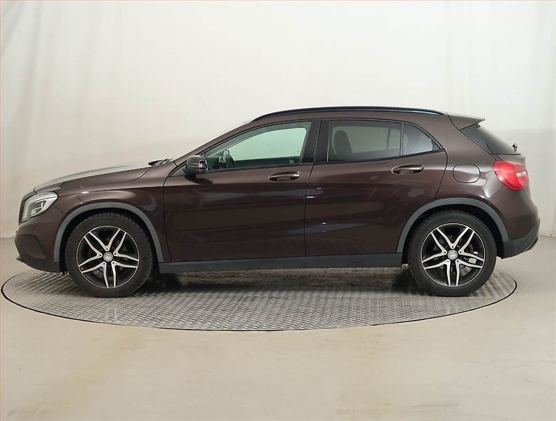 Mercedes-Benz GLA (2014) 200 CDI 4MATIC, 4X4 - fotka 3 z 16