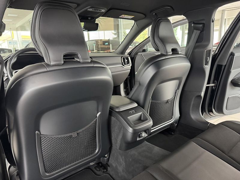 Volvo V60 D3 AUT*110kW*LED*KeyLess*DPH - fotka 15 z 34