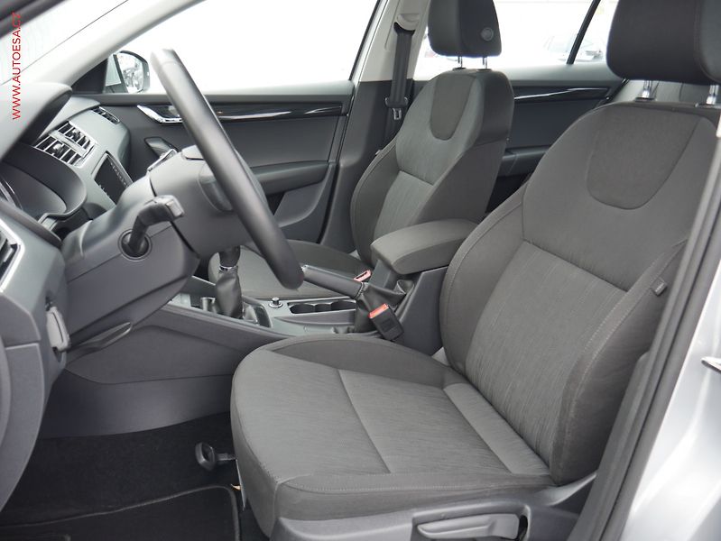 Škoda Octavia (2018) 1.6 TDi, ČR, Style, LED, navi - fotka 9 z 23