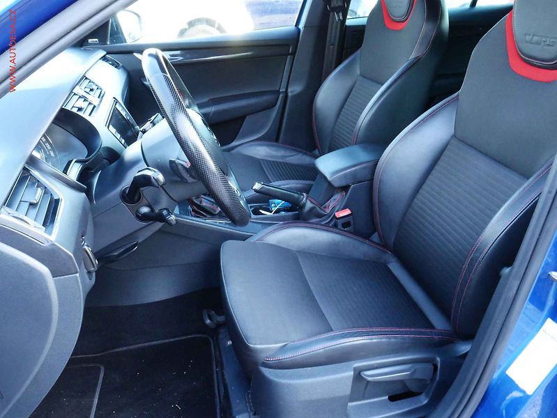 Škoda Octavia (2015) 2.0 TDi, RS Challange, DSG - fotka 9 z 20