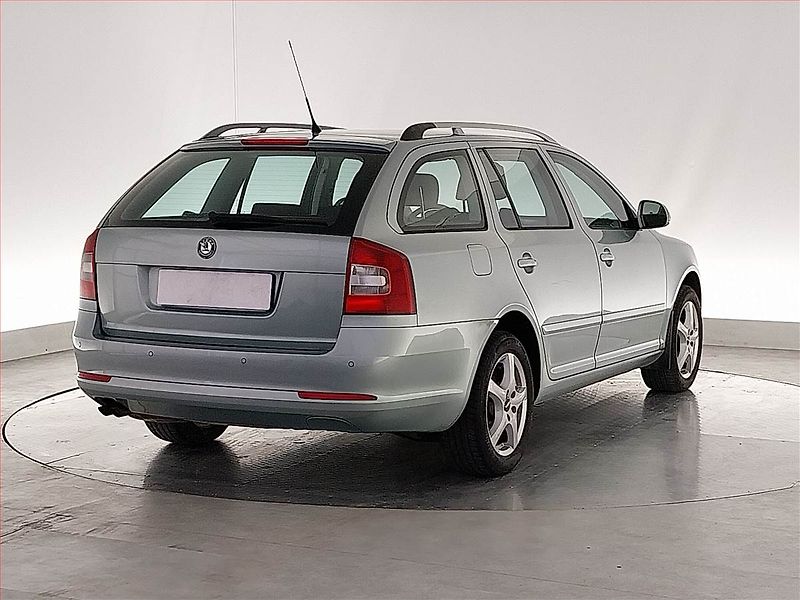 Škoda Octavia (2010) 2.0 TDI, 4X4, Tempomat - fotka 5 z 19