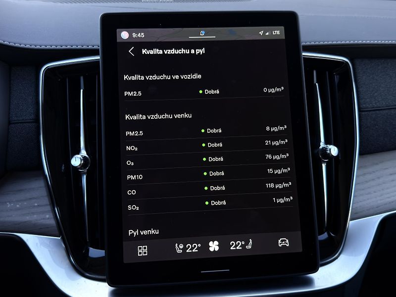 Volvo XC90 T8 AWD RECH. PLUS DARK+ kola - fotka 45 z 51