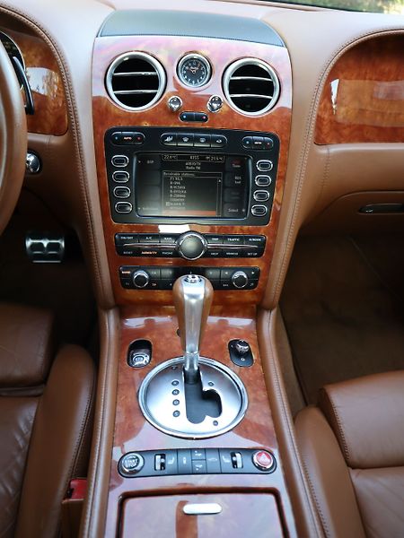 Bentley Continental GT (2004) - fotka 25 z 42