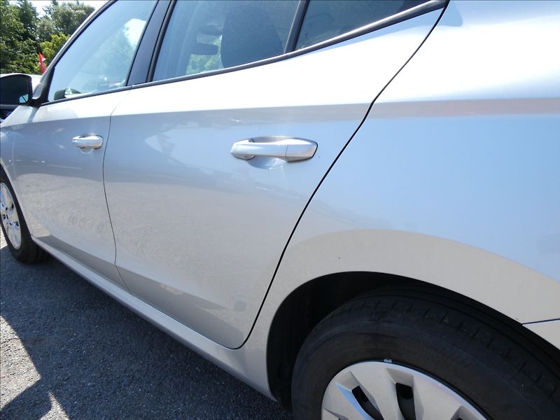 Škoda Fabia 1,0 TSi 70kW koupeno v ČR, DPH - fotka 16 z 39