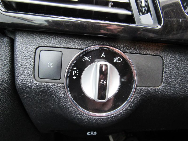 Mercedes-Benz Třídy E 2,1 E 220 CDI Avantgarde - fotka 23 z 32