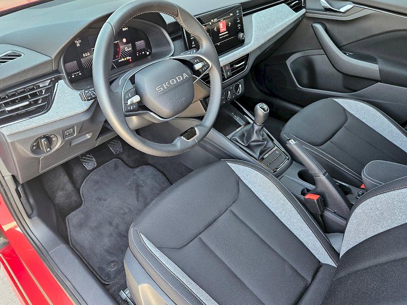 Škoda Kamiq (2025) SELEC TSI 85/1.0 M6F - fotka 11 z 25
