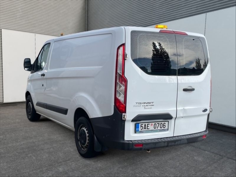 Ford Tourneo Custom 2,2 270 Bs S TDCI74 - fotka 4 z 11