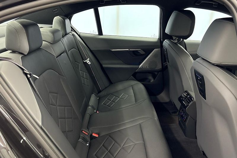 BMW Řada 5 540d xDrive Sedan - fotka 12 z 13