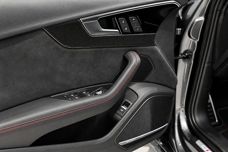 Audi S4 (2023) - fotka 39 z 41